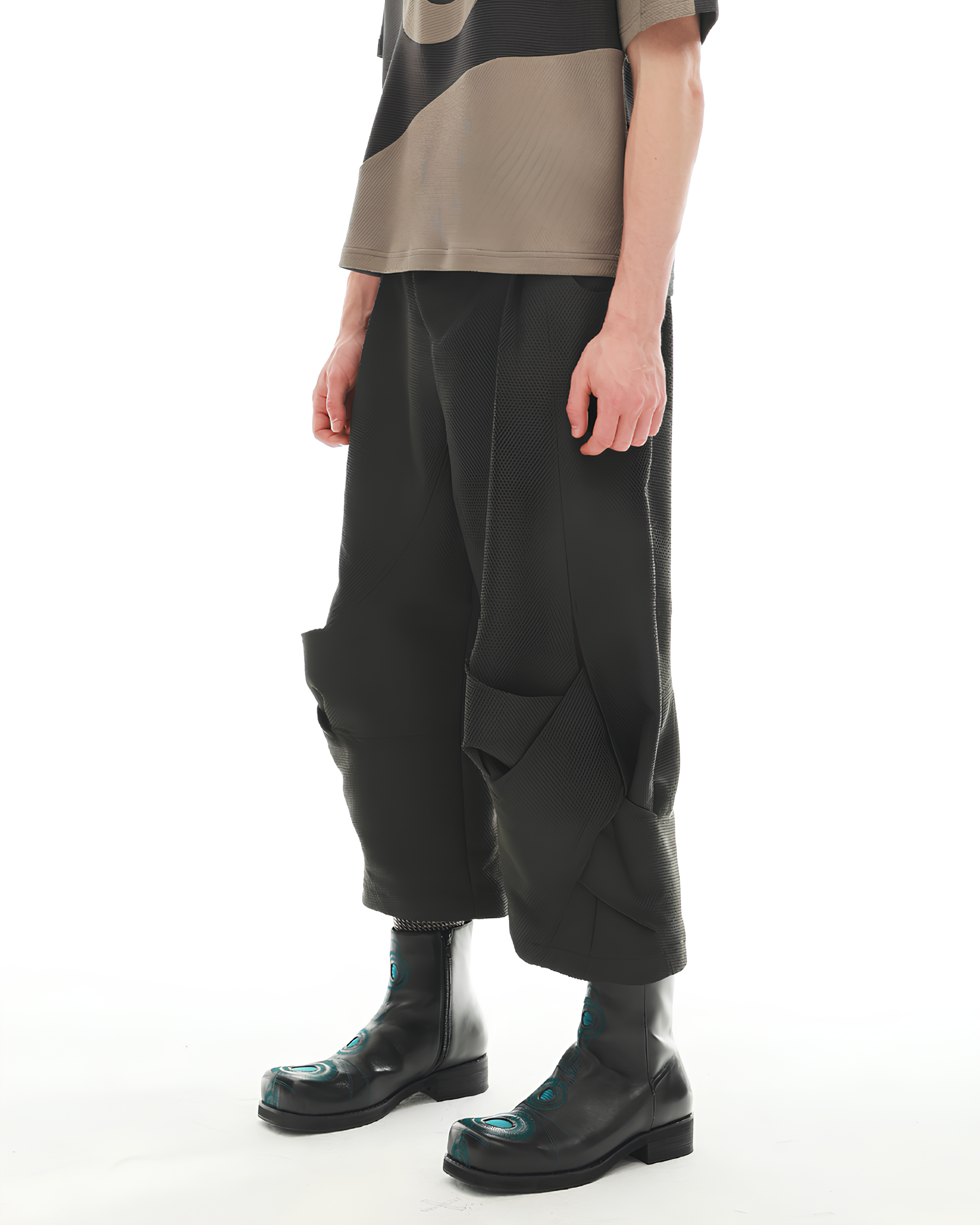 Curved Panel Cropped Shorts koku0148