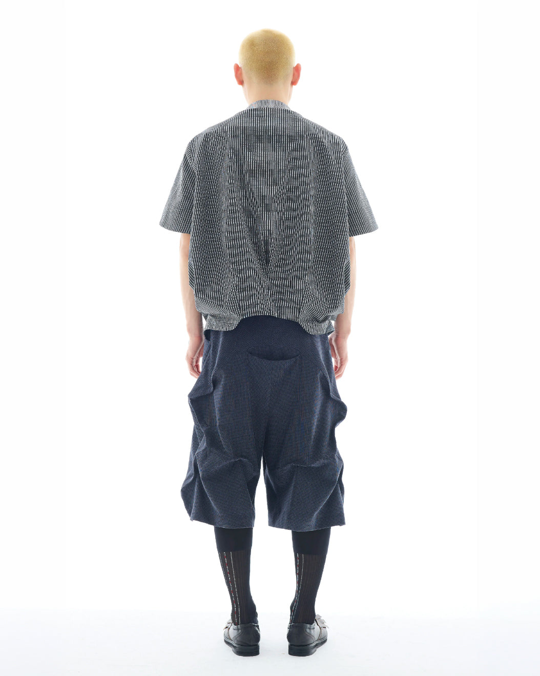 Architectural Volume Shorts koku0193