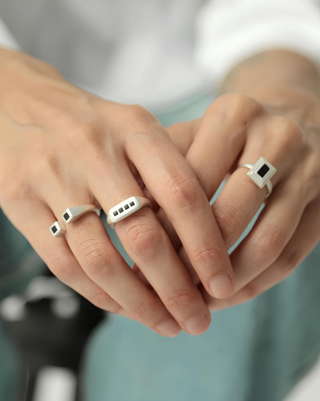 Four-Stone Onyx Ring koku0198