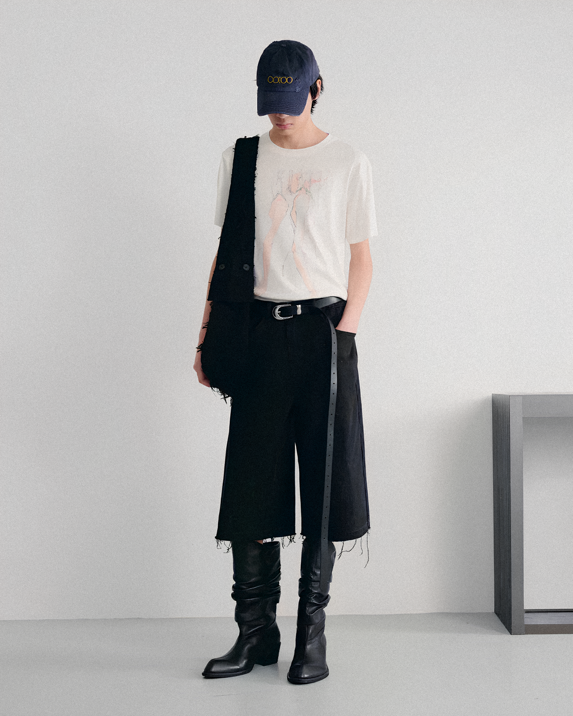 Distressed Draped Shoulder Bag koku0166