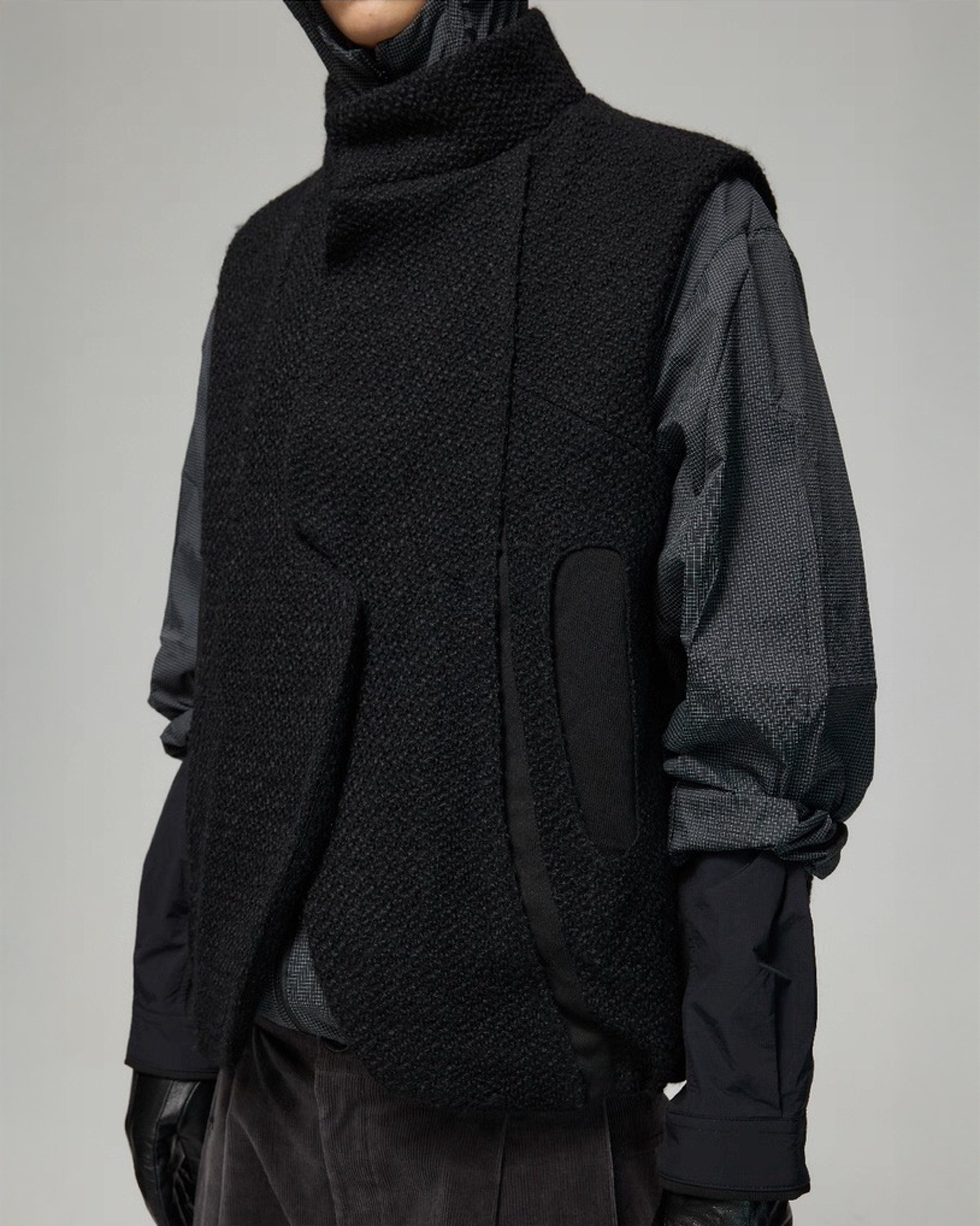DECESOLO High Neck Jacquard Quilted Vest koku0018