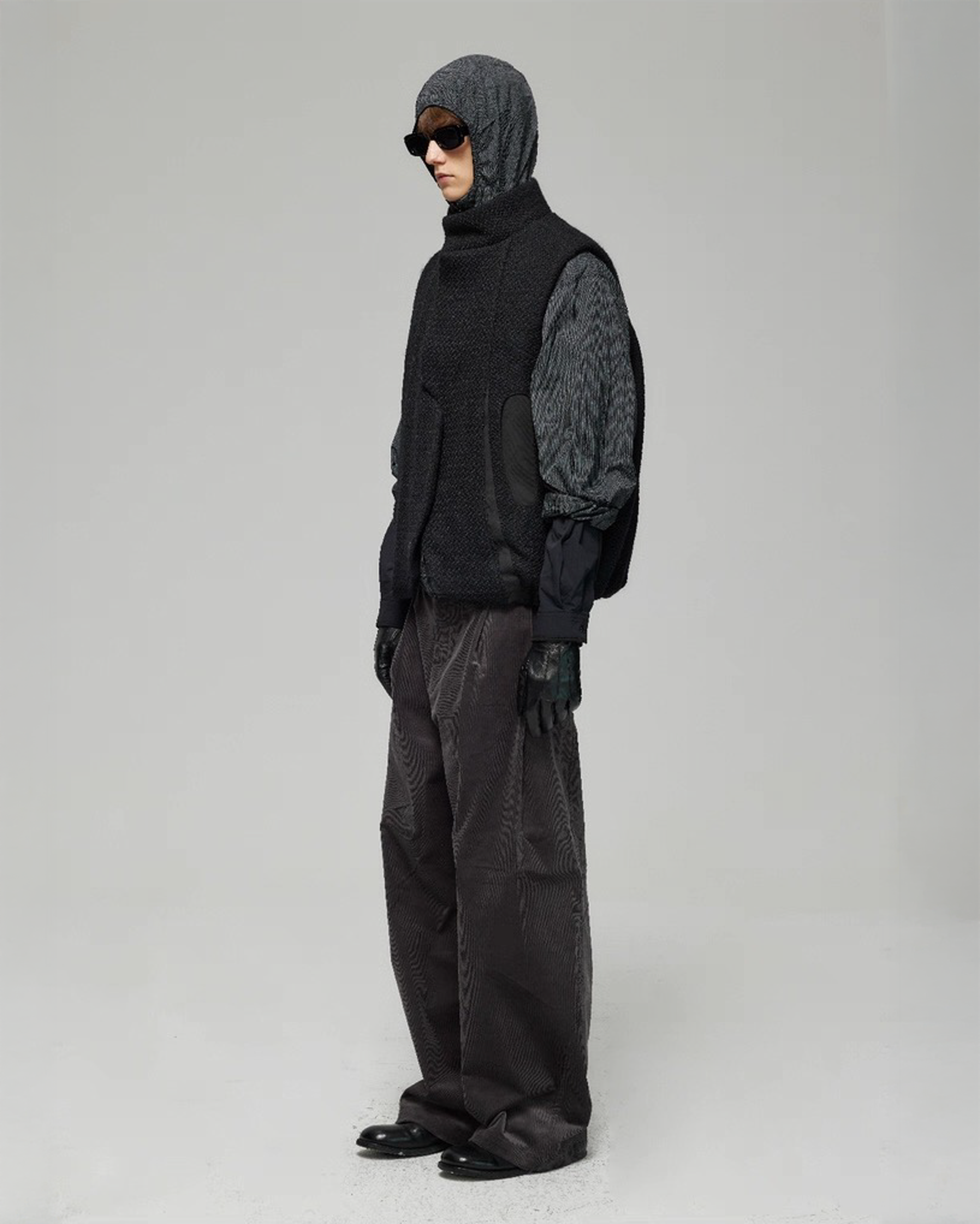 DECESOLO High Neck Jacquard Quilted Vest koku0018