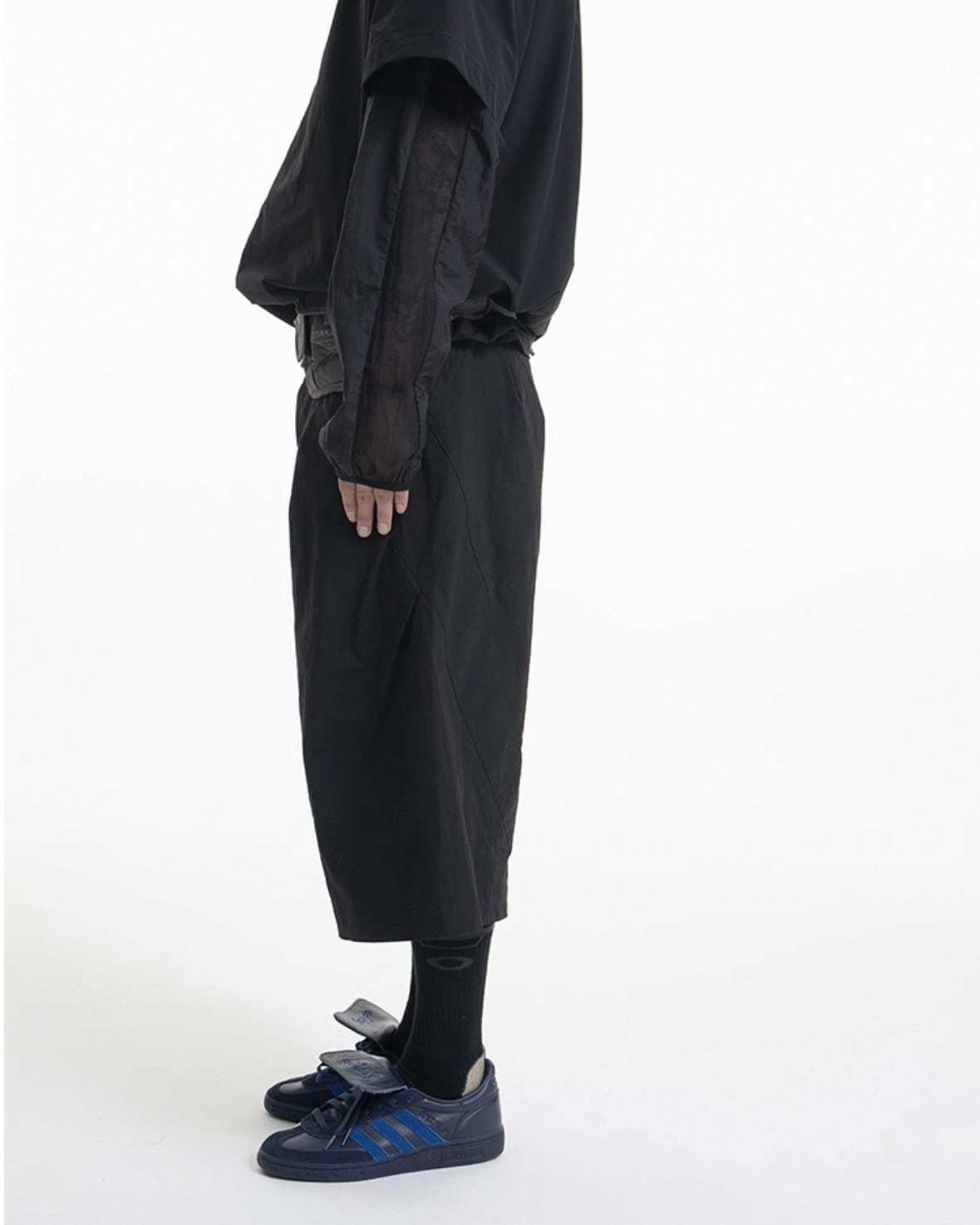 Textured Cropped Pants koku0040