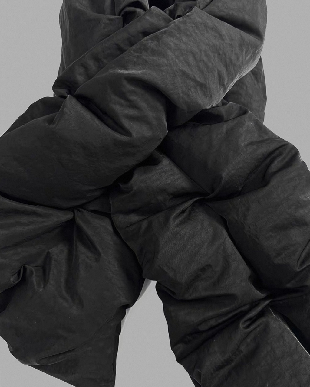 Structure Down Loop Scarf koku0082