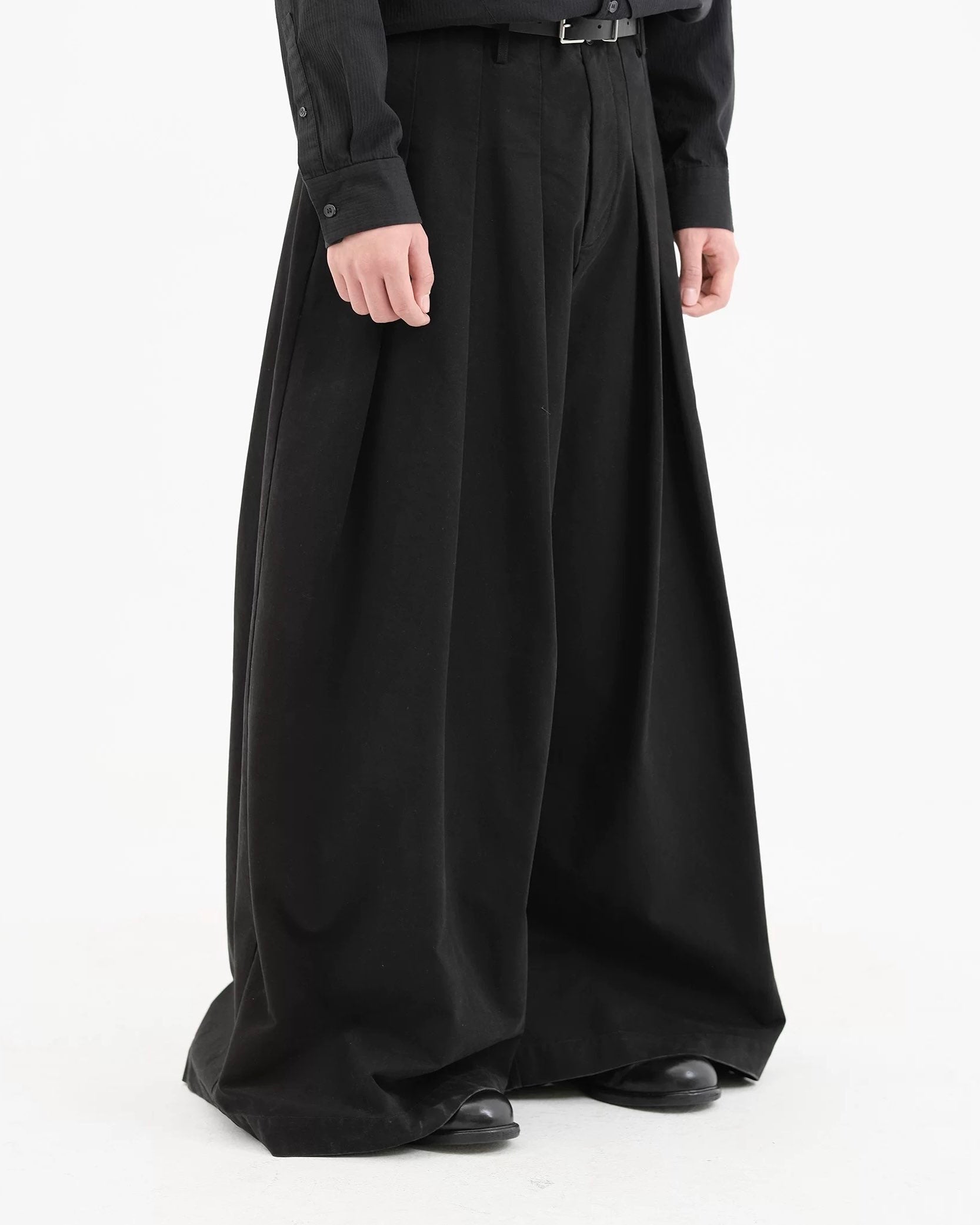 Wide Pleated Volume Trousers koku0100