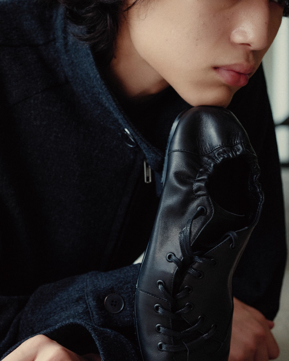 Diagonal Lace-Up Pleated Leather Shoes koku0086