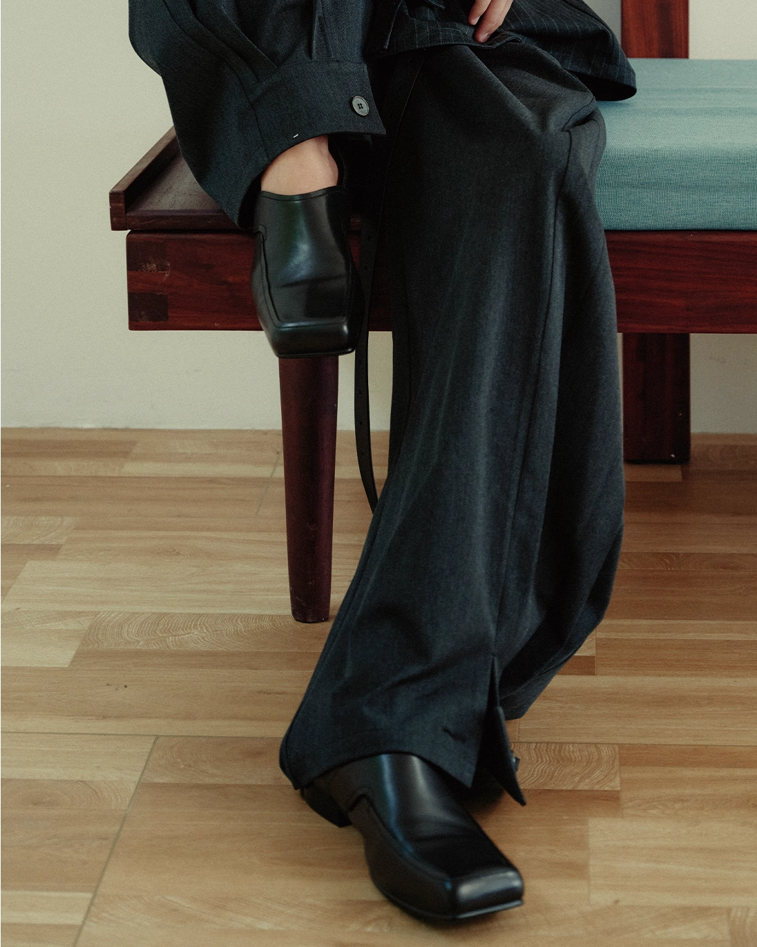 Laced Square-Toe Dress Shoes koku0087